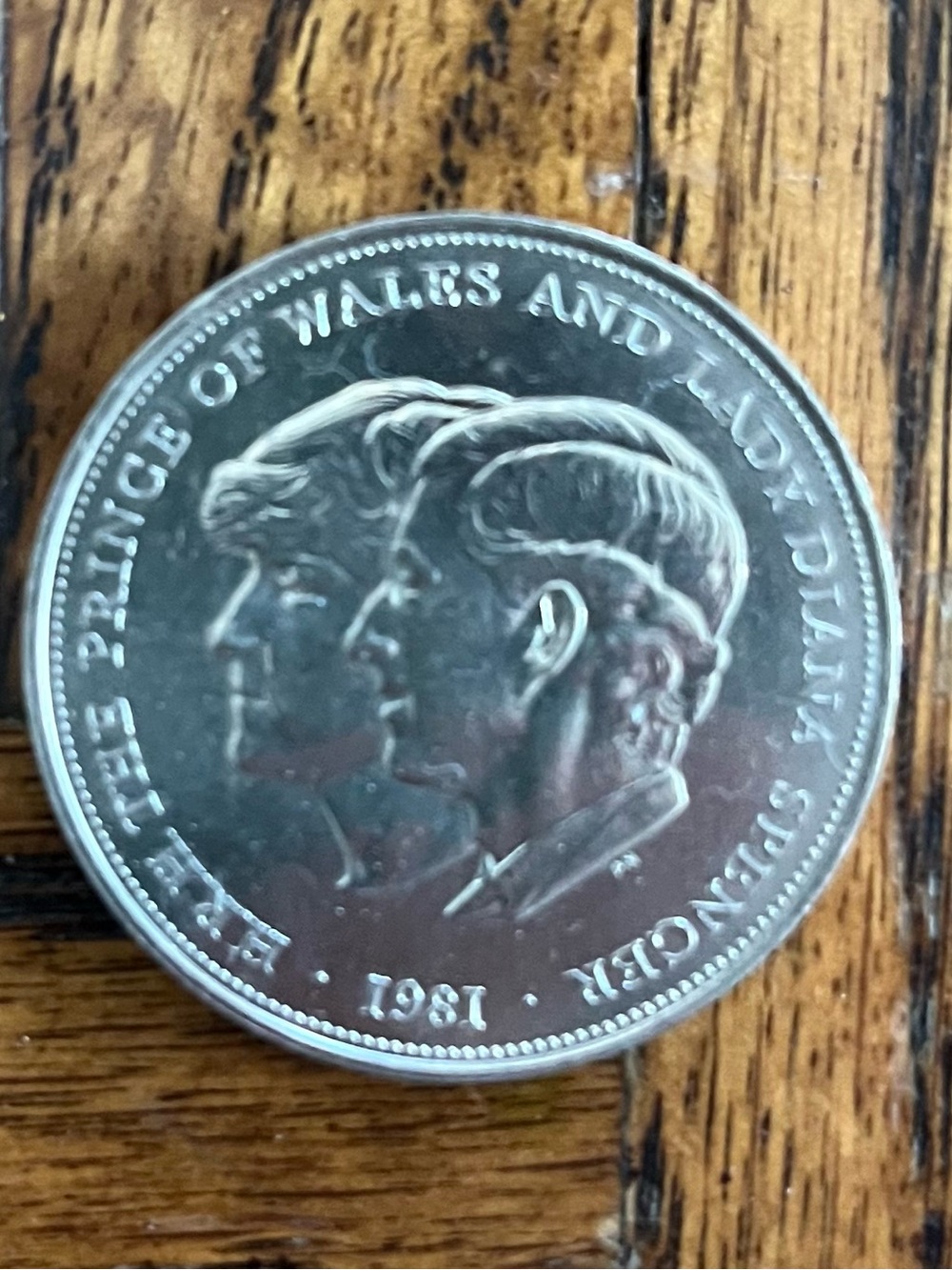 Vintage 1981 Prince Charles & Lady Diana Royal Wedding Commemorative Coin